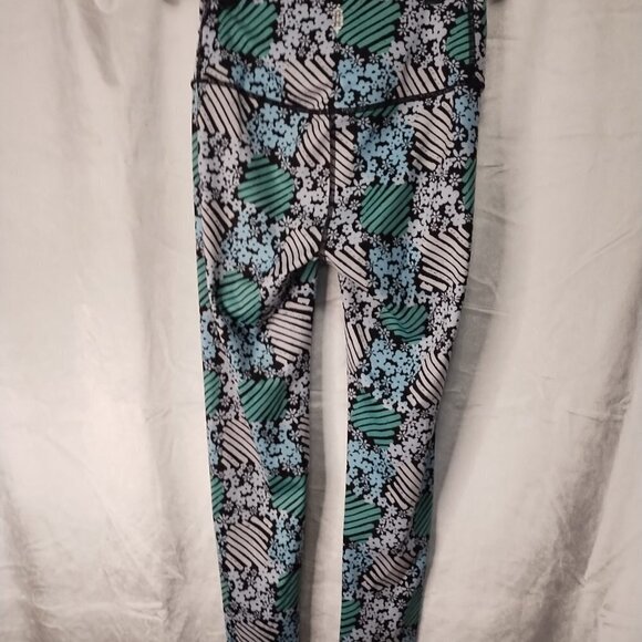 Free People movement Daisy Chick print leggings. - Picture 4 of 4